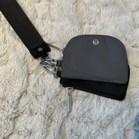 Lululemon 2 Pouch Wristlet & Card Case Bundle - Picture 5 of 12